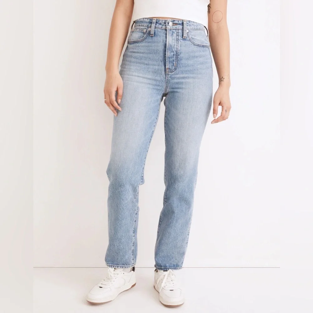 Madewell Petite Curvy Perfect Vintage Straight Jean in Seyland Wash